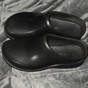 Klogs 7med Polyurethane Black Clogs
